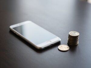 Ile kosztuje ubezpieczenie telefonu w 2026 i czy się opłaca? Sprawdź, zanim kupisz!